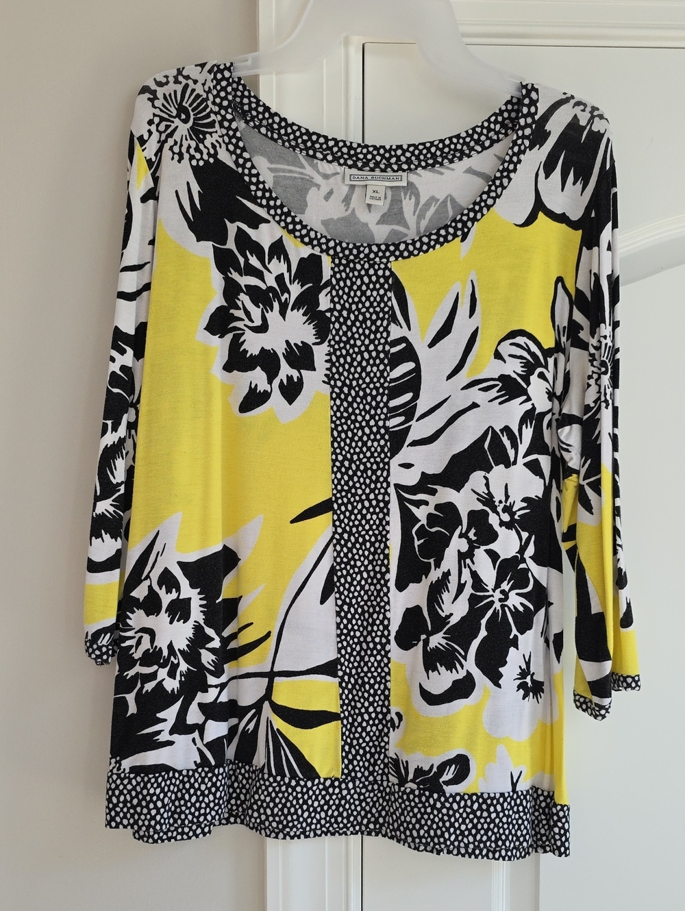 Dana Buchman Yellow, Black & White Floral Scoop Neck Top
